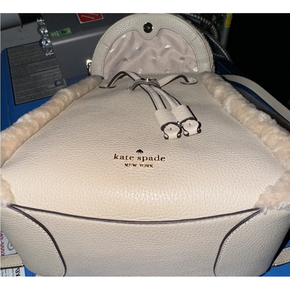 Small Leila pebbled leather with faux fur back pack! - Picture 3 of 6